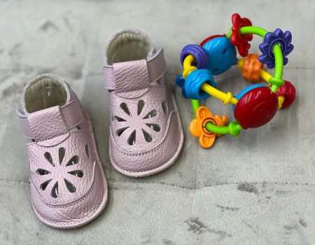 Sandalute bebelusi,piele naturala, model barefoot Made in Romania Marimi de la 18 la 24, in special pentru primii pasi .